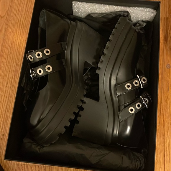 Maje Mary Jane platforms with silver eyelets (size 6) NEW in box - Picture 5 of 6